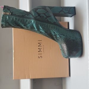 Simmi London Platform Boot in Green Snake
